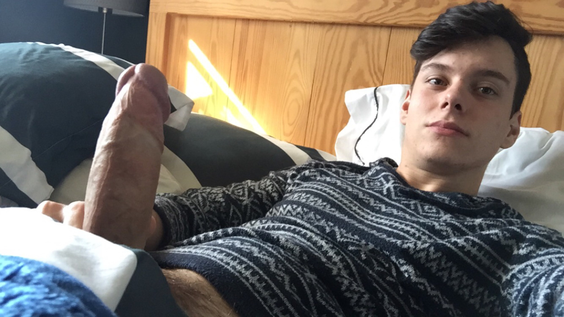 gay boy masturbating selfie